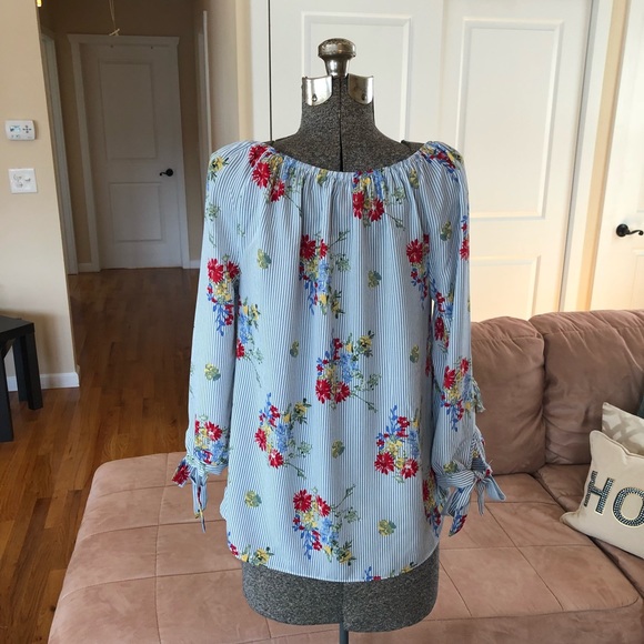 NWT XSMALL FLORAL PRINT BLOUSE - Picture 5 of 8